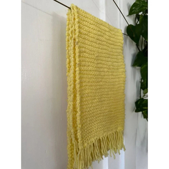 Yellow Hand knit casual Scarf - Picture 7 of 7